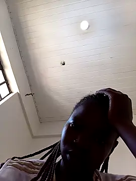 Webcam Model (DaisyHarperr)  is live.Free join now!