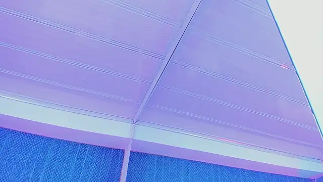 leamoreau22 - LeaMoreau22's free webcam