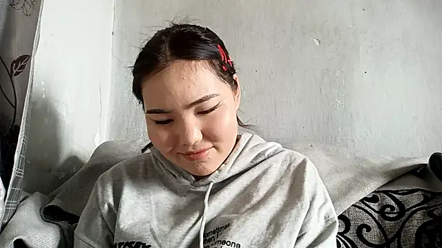 MollyAsian webcam