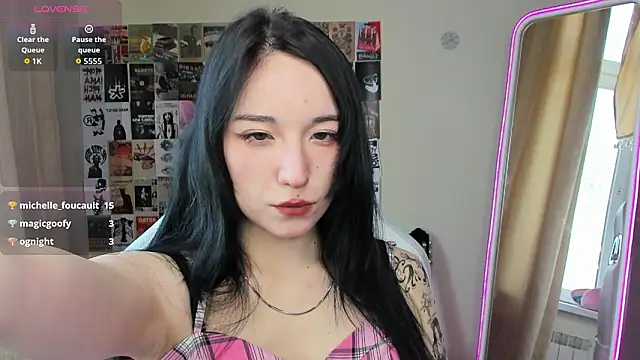 AliceeinWonderlanddd webcam