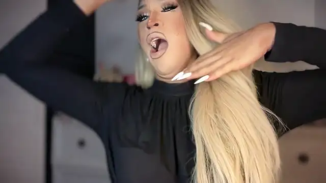 ts_glamxx - Ts_glamxx's free webcam - UK Sex Cams