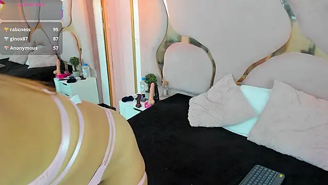 maiyajoness - Maiyajoness's free webcam