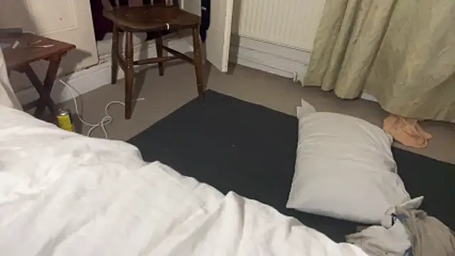 versguy24 - VersGuy24's free webcam - UK Sex Cams