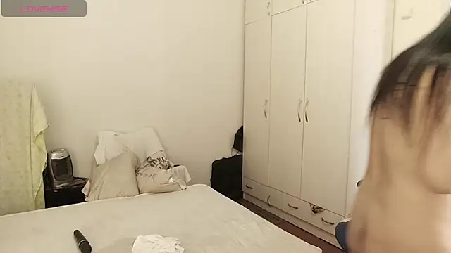 missvalday - MissValday's free webcam