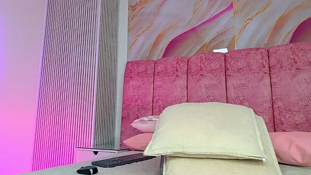 emmacurvy - Emmacurvy's free webcam