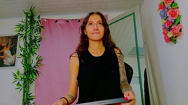 scarlet-jonesx - Scarlet-jonesx's free webcam