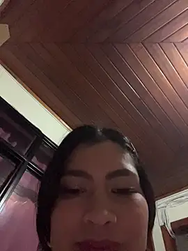 lunaarosse - LunaaRosse's free webcam