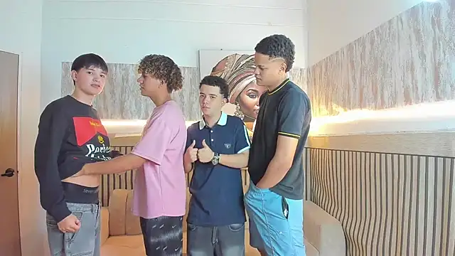 Houseofwarrios webcam