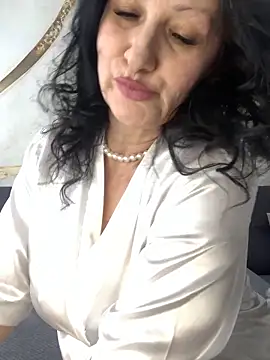 AnnaGrei from StripChat is Freechat