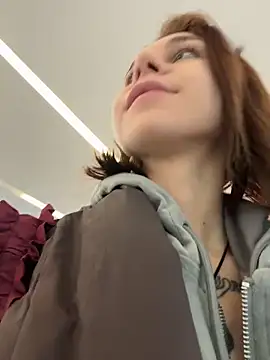 rosiesecret (F young) - make my tiny pussy hard from your vibes