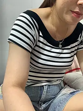 Baby-lovely69 webcam