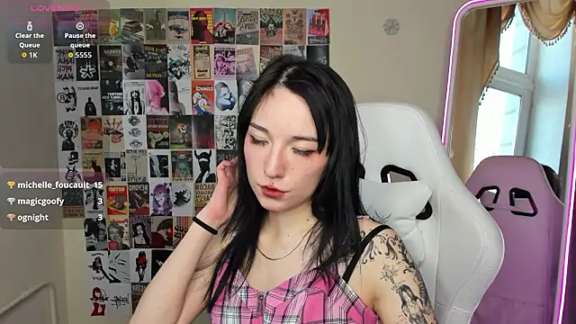 aliceeinwonderlanddd - AliceeinWonderlanddd's free webcam - UK Sex Cams