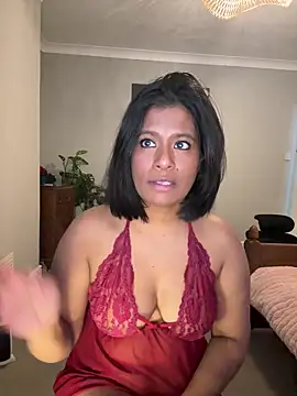 Melarose82 from StripChat is Freechat