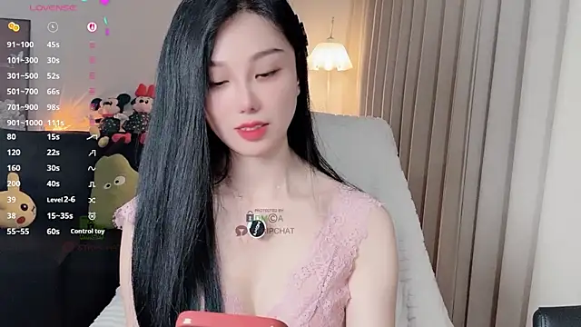 美女Xiatian520_在线直播