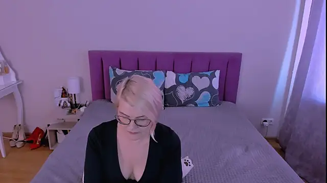 sabrinamacmarren webcam