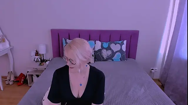 sabrinamacmarren webcam