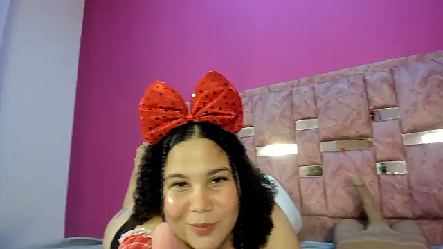 zoee_lovv - Zoee_lovv's free webcam - UK Sex Cams