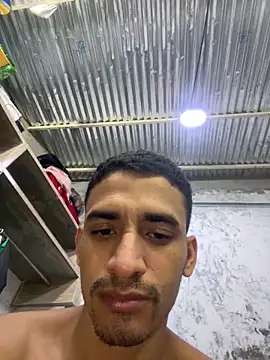 ikaro21 Live Webcam on Stripchat