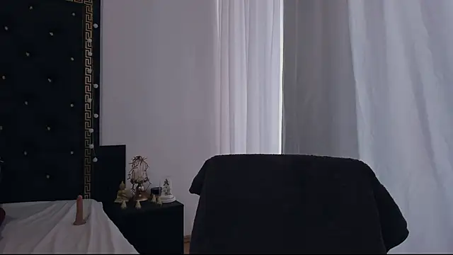 PreciousAillyn webcam