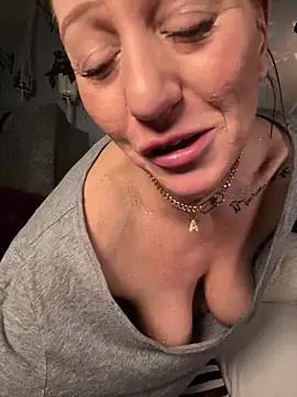 TheSweetestFknSlut webcam