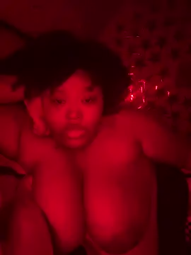 Chocolatebunnyxx96 webcam