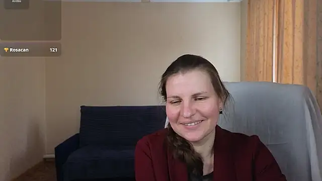 Mirabelle_Velvet webcam