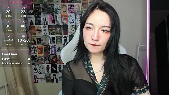 aliceeinwonderlanddd - AliceeinWonderlanddd's free webcam