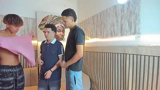 Houseofwarrios webcam