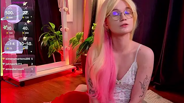 Kitty_smalltits webcam