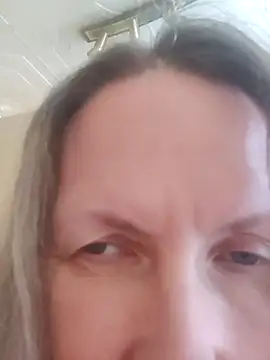 Evelina_cute from StripChat is Freechat