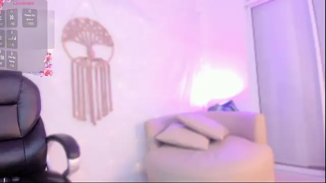 Ginni_charlotte webcam