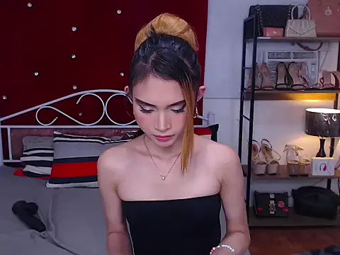 MeatyhorsecockMistress webcam