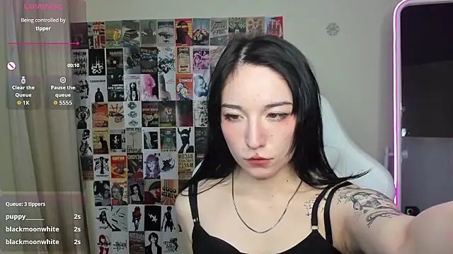 AliceeinWonderlanddd webcam