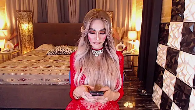 MonstrousCockDiva webcam