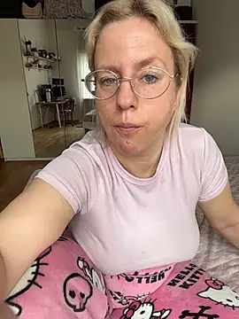 germanmilf-maria - GermanMilf-Maria's free webcam