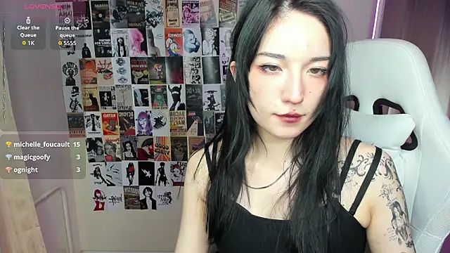 AliceeinWonderlanddd webcam