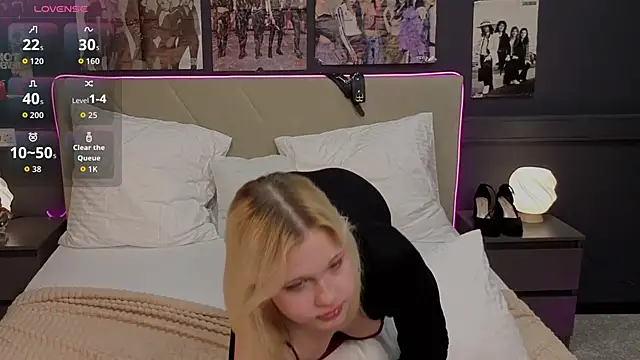 MollySoftGlow webcam