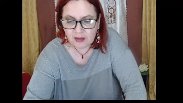 PlayfullMature webcam