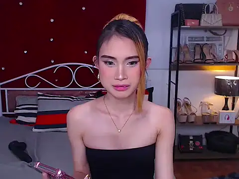 MeatyhorsecockMistress webcam