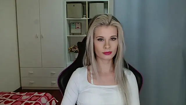 kristineglow - KristineGlow's free webcam - UK Sex Cams