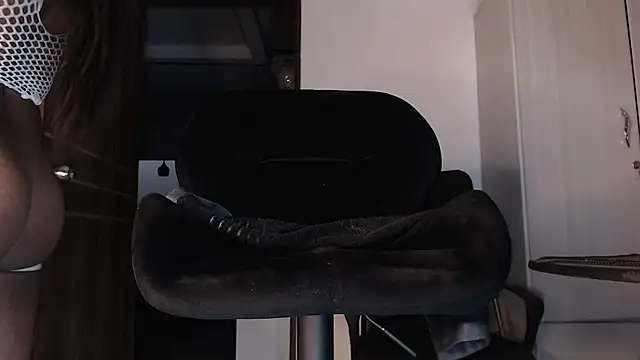 mistressbigcock777 webcam