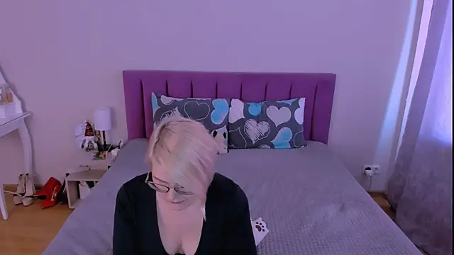 sabrinamacmarren webcam