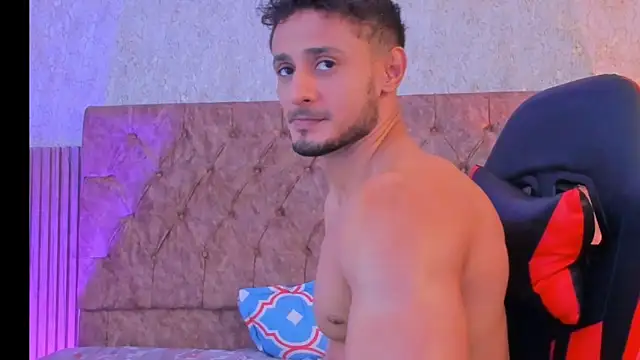 Adonys_Lewis_ webcam