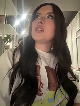 trishawinslet - TrishaWinslet's free webcam