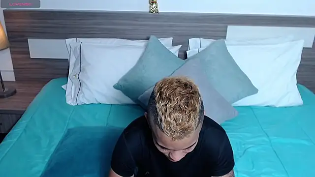 Liiamthompson webcam