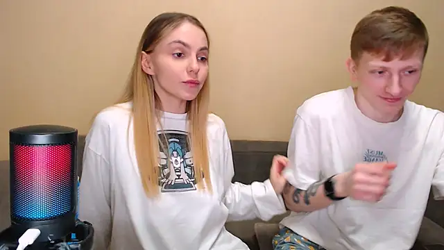 juliaanddima - Juliaanddima's free webcam - UK Sex Cams