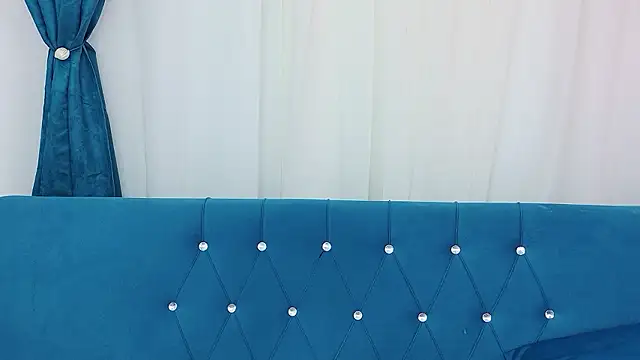 MegaBoobsDeee webcam