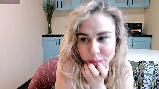 TiffanyThoughts webcam