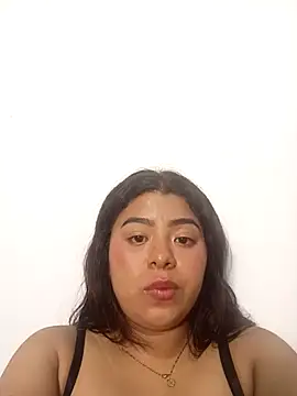 Yenniferpussy webcam