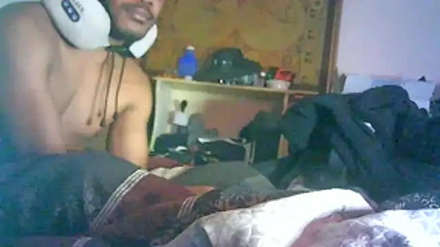 ON3YOULLN3VER_FIR3 webcam